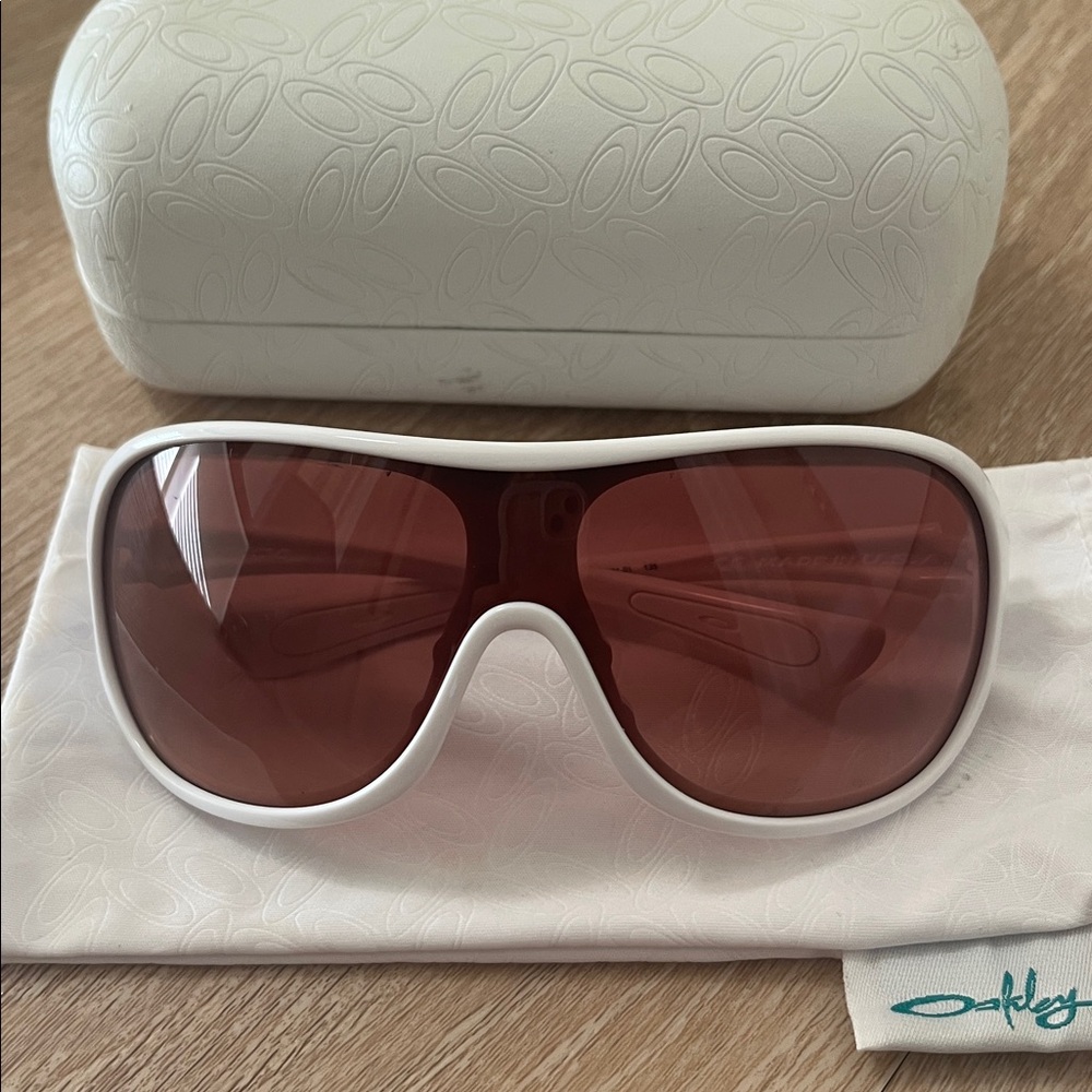 Oakley Women’s White Frame Sunglasses with Rose Lenses - Picture 2 of 2